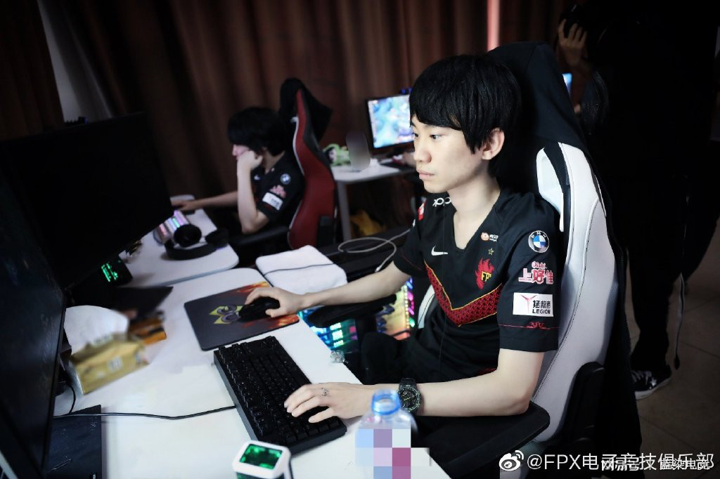 Doinb重返赛场,锐不可当首场状态出色,勇士观众沸腾!再创辉煌时刻(doinb克烈洲际赛) Doinb重返赛场,锐不可当首场状态出色,勇士观众沸腾!再创辉煌时刻(doinb克烈洲际赛)