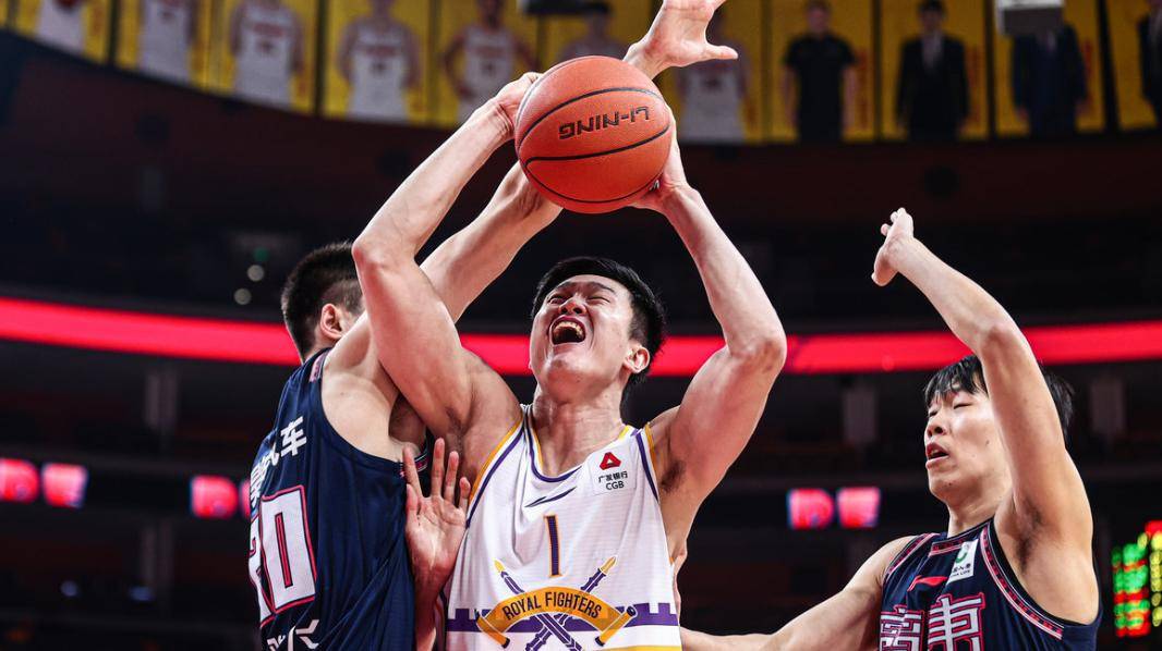 CBA季后赛冲刺阶段再迎强敌，拜仁慕尼黑迎来里程碑，主帅态度——话题不断，年轻球员得到机会的简单介绍