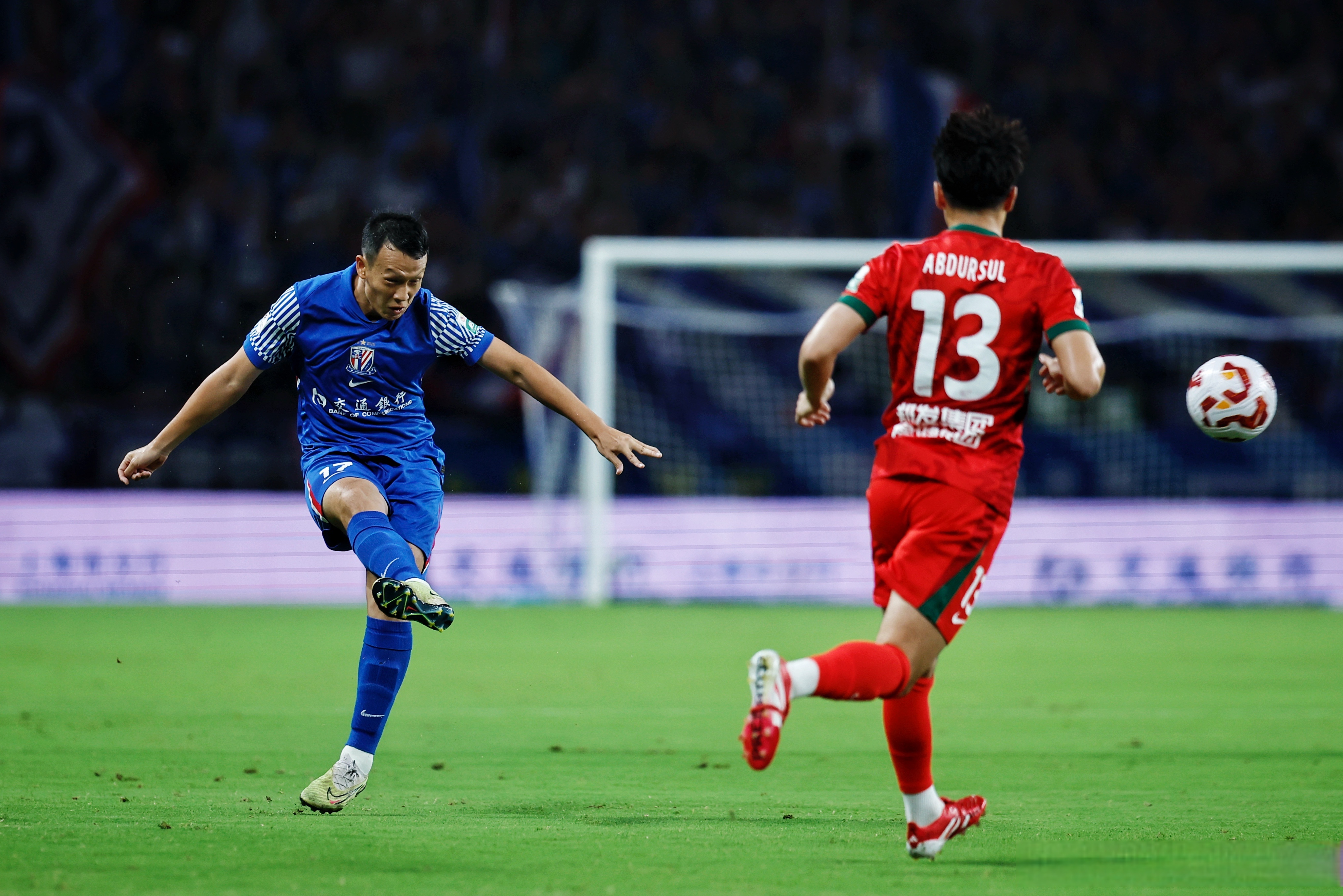 上海申花训练开放日，国际比赛日回应争议引欢呼，亚冠在即，轮换策略成焦点的简单介绍