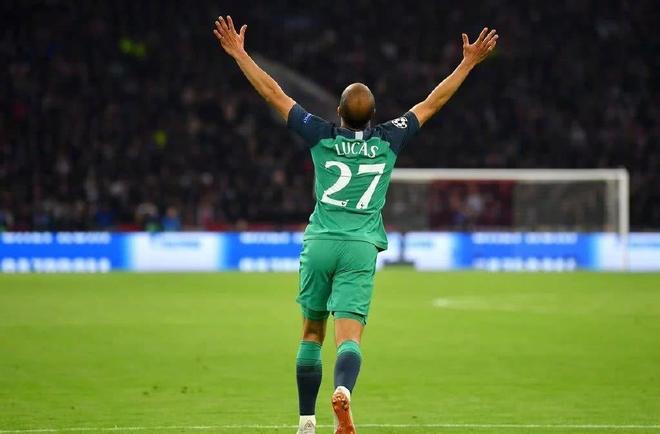 今晨阿贾克斯豪取连胜：英超节点到来，目标明确，纪律约束更严格