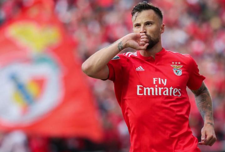 开云-包含德甲赛程吃紧；本菲卡今夜官宣签约；信心回归；更衣室氛围转暖的词条