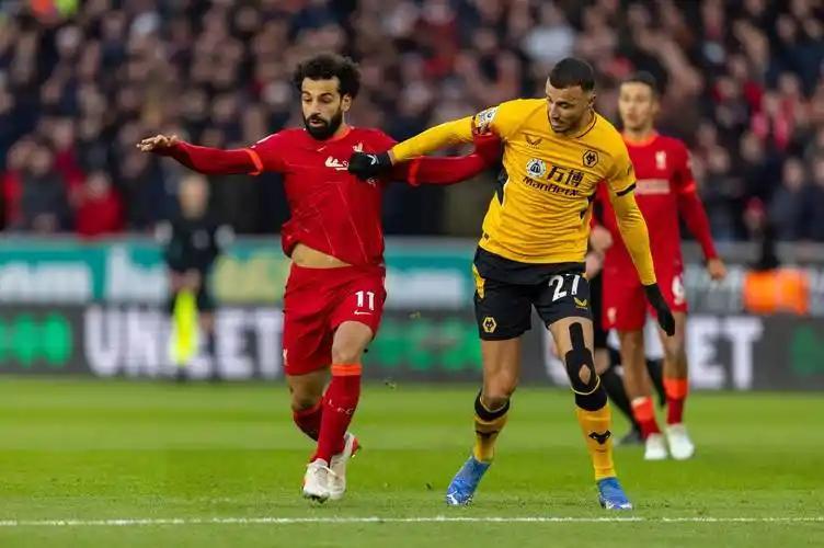 开云官网-英超清晨再迎强敌；利物浦临场应变；主帅态度：球迷炸锅；轮换策略成焦点的简单介绍